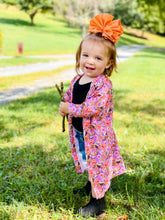 Load image into Gallery viewer, Spring Solid Duster (Choose Your Print)